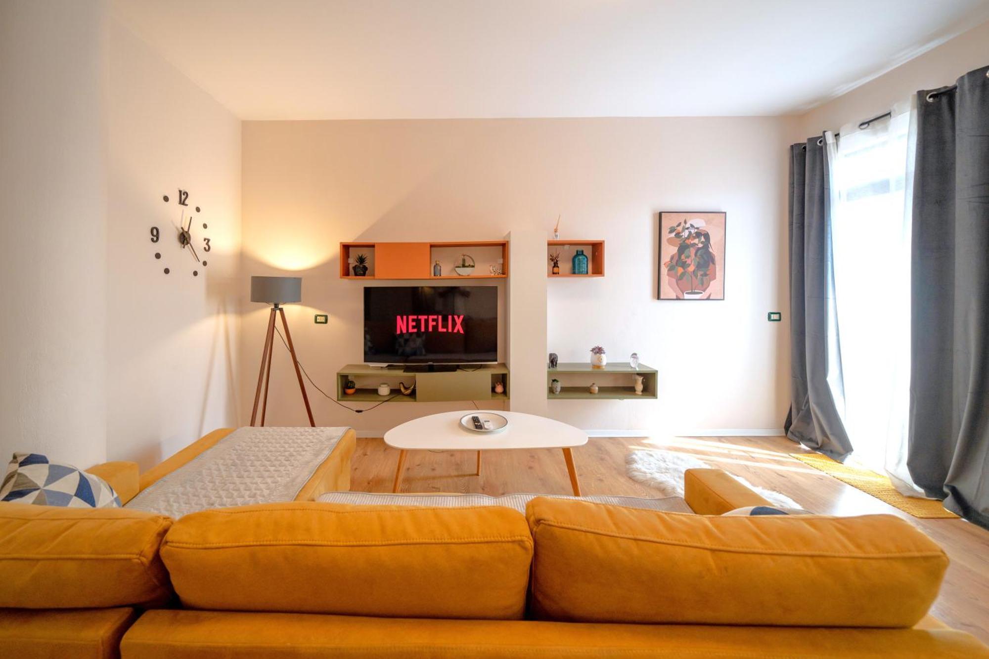 Colorful Comfy Condo Central Tirana Exterior foto